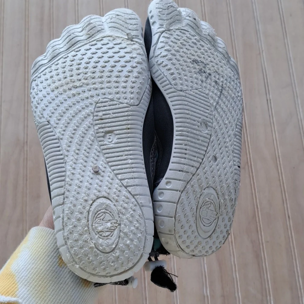 Body Glove Aqua Water Shoes Unisex Kids Size 5 Gray & Aqua Blue Youth Barefoot